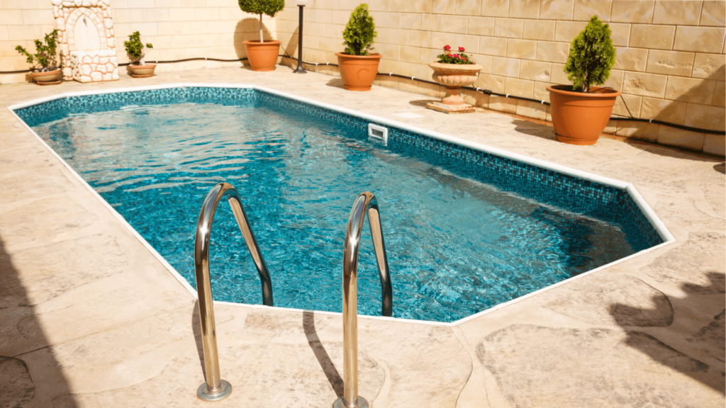 Un spa sur une terrasse, une piscine dans le jardin, un sauna ou même un poêle à bois... Autant d'équipements séduisants pour vos voyageurs, mais qui représentent un véritable enjeu juridique pour les propriétaires et gestionnaires de meublés de tourisme.